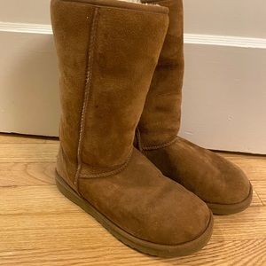 UGGS CLASSIC TALL CHESTNUT BOOTS -SIZE 7